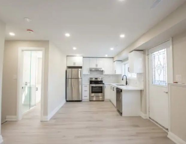 78 Wiltshire Boulevard | 78 Wiltshire Boulevard, Welland - Photo 1