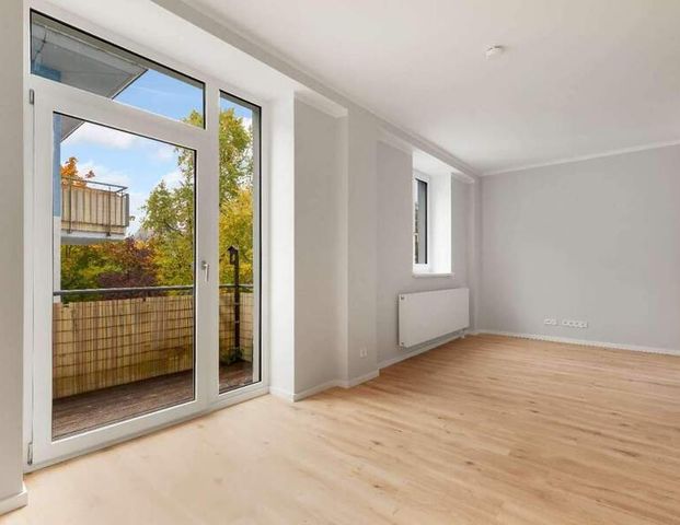 Erstbezug nach Sanierung - Helle 1-Zimmer-Wohnung mit Balkon - Foto 1