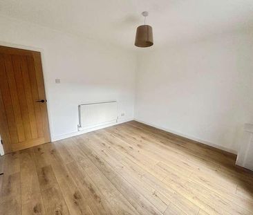 Clydach Road, CF40 - Photo 1