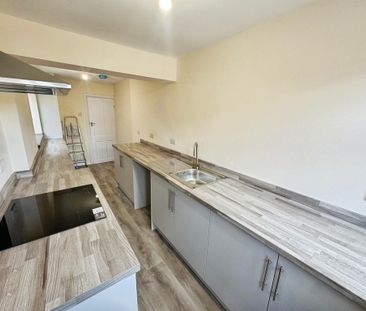 3 bedroom semi-detached house to rent - Photo 4