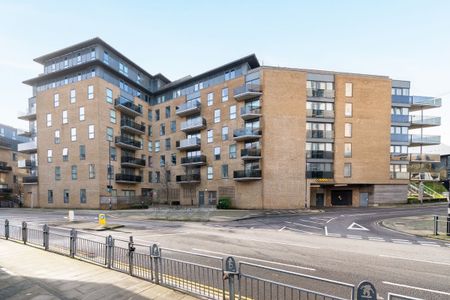 Embankment House - Photo 5