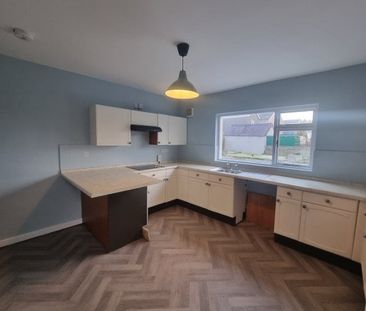 Brynlloi Road, Ammanford, SA18 - Photo 4
