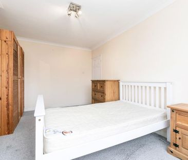 4 bedroom detached house to rent - Photo 5