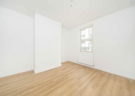 London Road, CR4 2JA, Mitcham - Photo 5