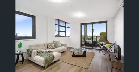 Modern boutique apartment enjoying bay views - Photo 3