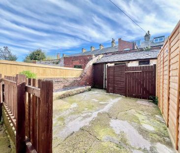 2 bedroom terraced house to rent - Photo 2