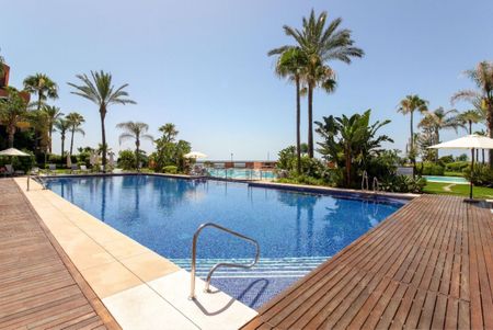 Middle Floor Apartment in Puerto Banús - Photo 4