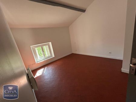 Location Appartement 4 pièces 87m² CARPENTRAS 84200 - Photo 2