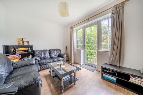 4 bedroom semi-detached house to rent - Photo 1