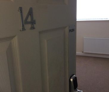 Studio to rent - Photo 3