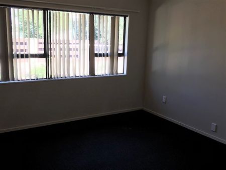 Columbus Crescent, Flaxmere - Photo 2