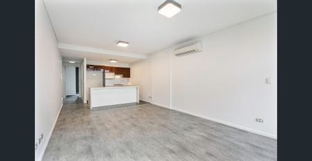 Private apartment overlooking lovely parklands - Photo 5