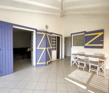 Location Appartement 4 pièces 90m² LAMENTIN 97129 - Photo 4