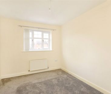Well-presented and deceptively spacious three bedroom, three-storey... - Photo 3