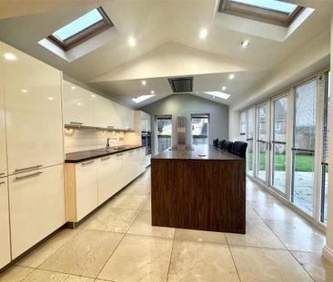 4 bedroom detached house to rent - Photo 5