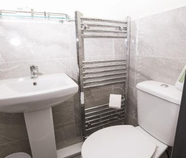 5 bedroom House To Let Total Size: 1098 SQ FT - Photo 3