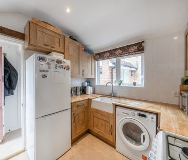 2 bedroom cottage to rent - Photo 1