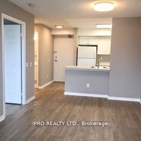 Yonge / Sheppard Convenient Location Beautiful 1Bdrm 1Parking 1Locker - Photo 3