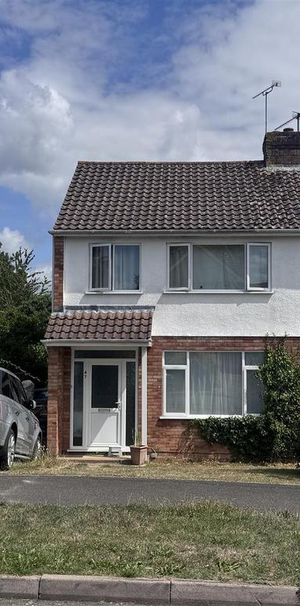 3 bedroom semi-detached house to rent - Photo 1