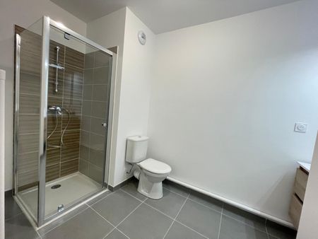 Location Appartement 2 pièces 40m² MARSEILLE 13ème - Photo 3