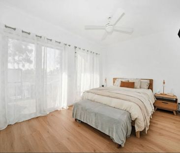 Low-Maintenance Lifestyle & Lake Facing Living! - Photo 3