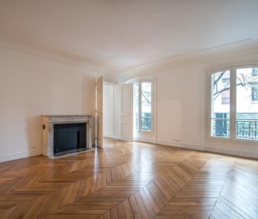 location Appartement F5 DE 143.35m² À PARIS - Photo 1