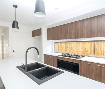 16 Lord Howe Cct, Banya, Qld 4551 - Photo 4