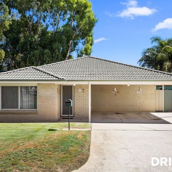 Charming Family Home in a Quiet Cul-de-Sac – Prime Beeliar Location! - Photo 1