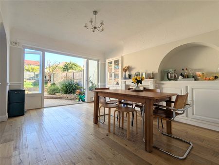 Parklawn Avenue, Epsom, Surrey, KT18 7SJ - Photo 2