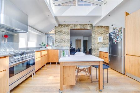 4 bedroom terraced house to rent - Photo 5