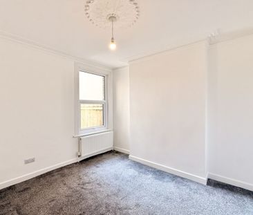 3 bed House Pall Mall, Essex, SS9 - Photo 3