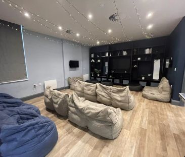 Two-Bed Apartment - Photo 2