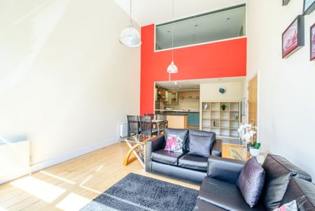 To Let 2 Bed Flat - Photo 5