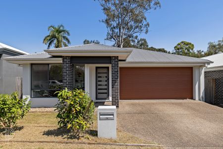 76 Spruce Circuit, Hillcrest QLD 4118 - House For Rent | Domain - Photo 4