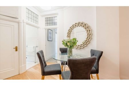 2 Bed Flat, Strathmore Court, NW8 - Photo 2