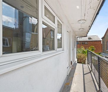 Gleneldon Road, Streatham, SW16 - Photo 3