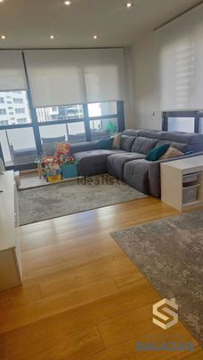 Alquiler de piso en Calle Luis Briñas - Photo 1