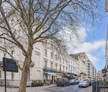 EXCLUSIVELY MANAGED BY SAVILLS. PET FRIENDLY. Recently renovated st... - Photo 1