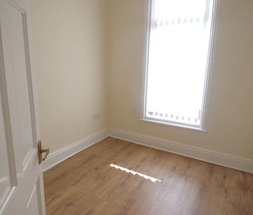 2 bed upper flat to rent in NE33 - Photo 3