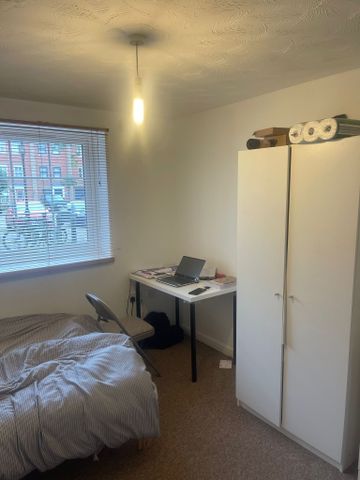 3 bed flat to rent in Maria Court, Hythe - Photo 4
