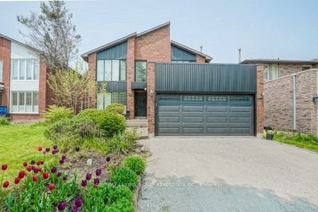 Detached Home For Lease | N8137650 - Photo 5