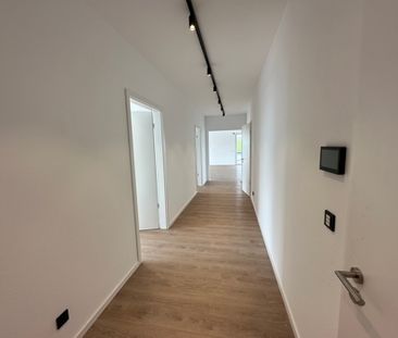 TOP: Neues, hochwertiges Penthouse, exklusive Ausstattung, Traumaussicht, XXL-Balkon & Klimaanlage - Photo 1