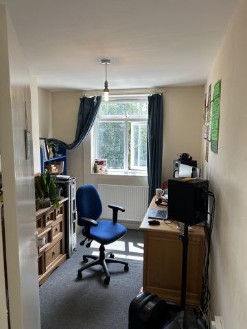 2 Bed Terraced House, Sevier Street, BS2 - Photo 4