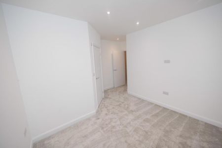 3 bedroom detached house to rent - Photo 4