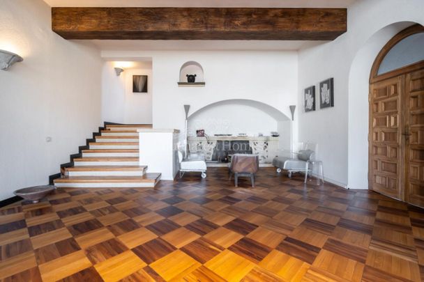 Impressive Mediterranean Mansion With Garden Ideal for Diplomats, Downtown - Fotografie 1