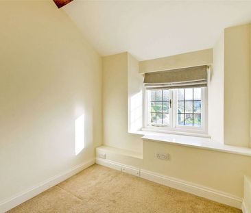 Two bedroom terraced cottage in the heart of the village of Churchi... - Photo 6