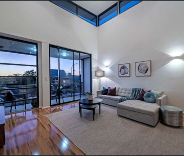 STYLISH FURNISHED APARTMENT IN VIBRANT LOCALE - Photo 2