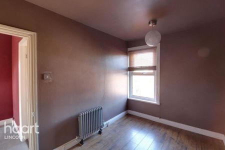 2 bedroom end of terrace house to rent - Photo 4