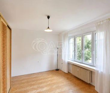 Prostorný a světlý byt 2+1 s balkonem 70m and sup2; přímo u Edenu - Photo 5