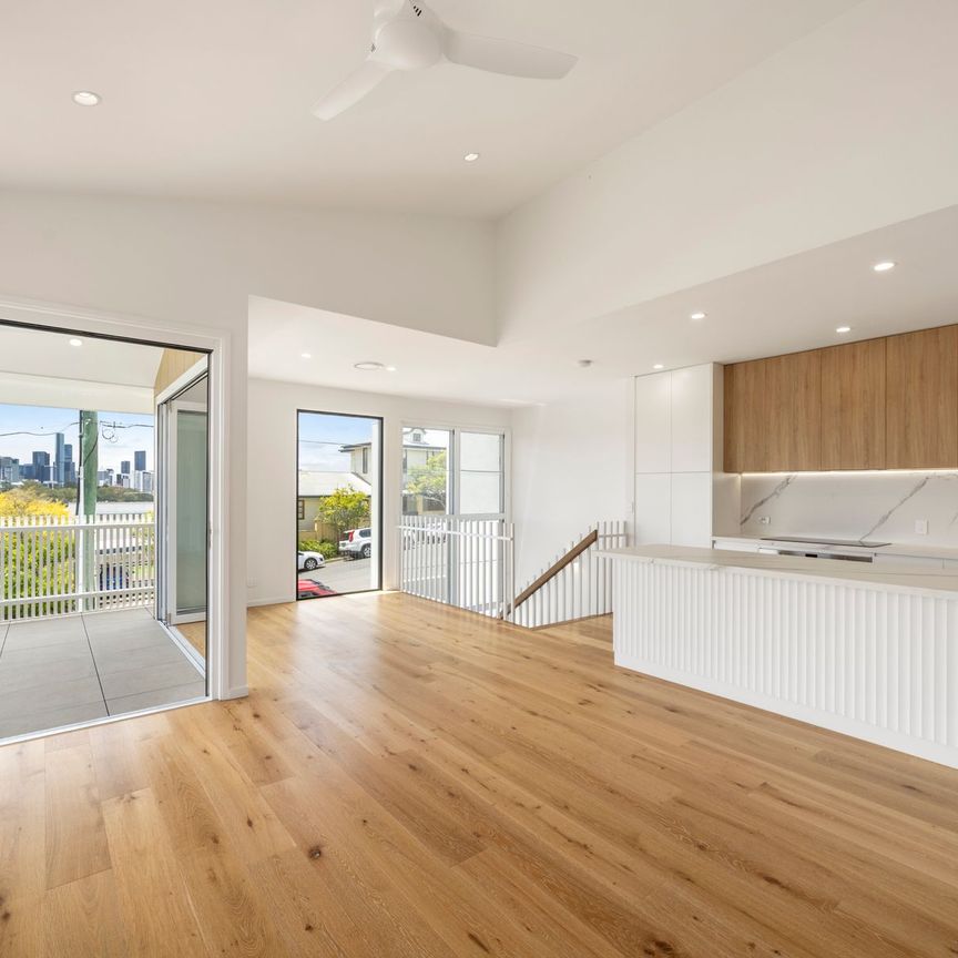 Luxury Living With Brisbane's Best Views - 3 Bed | 2.5 Bath | 3 Car | Premium Inclusions - Photo 1
